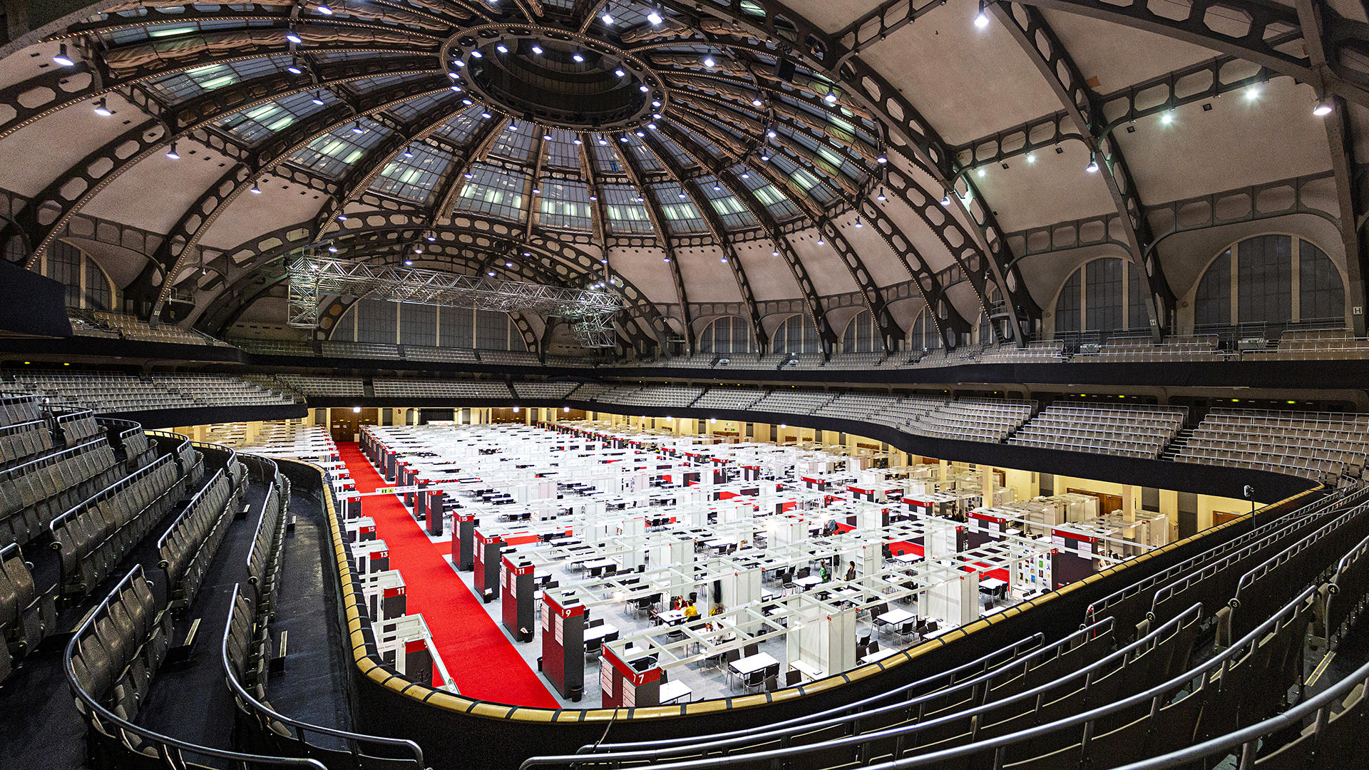 Overview of exhibition stands at the book fair in the Festhalle Frankfurt