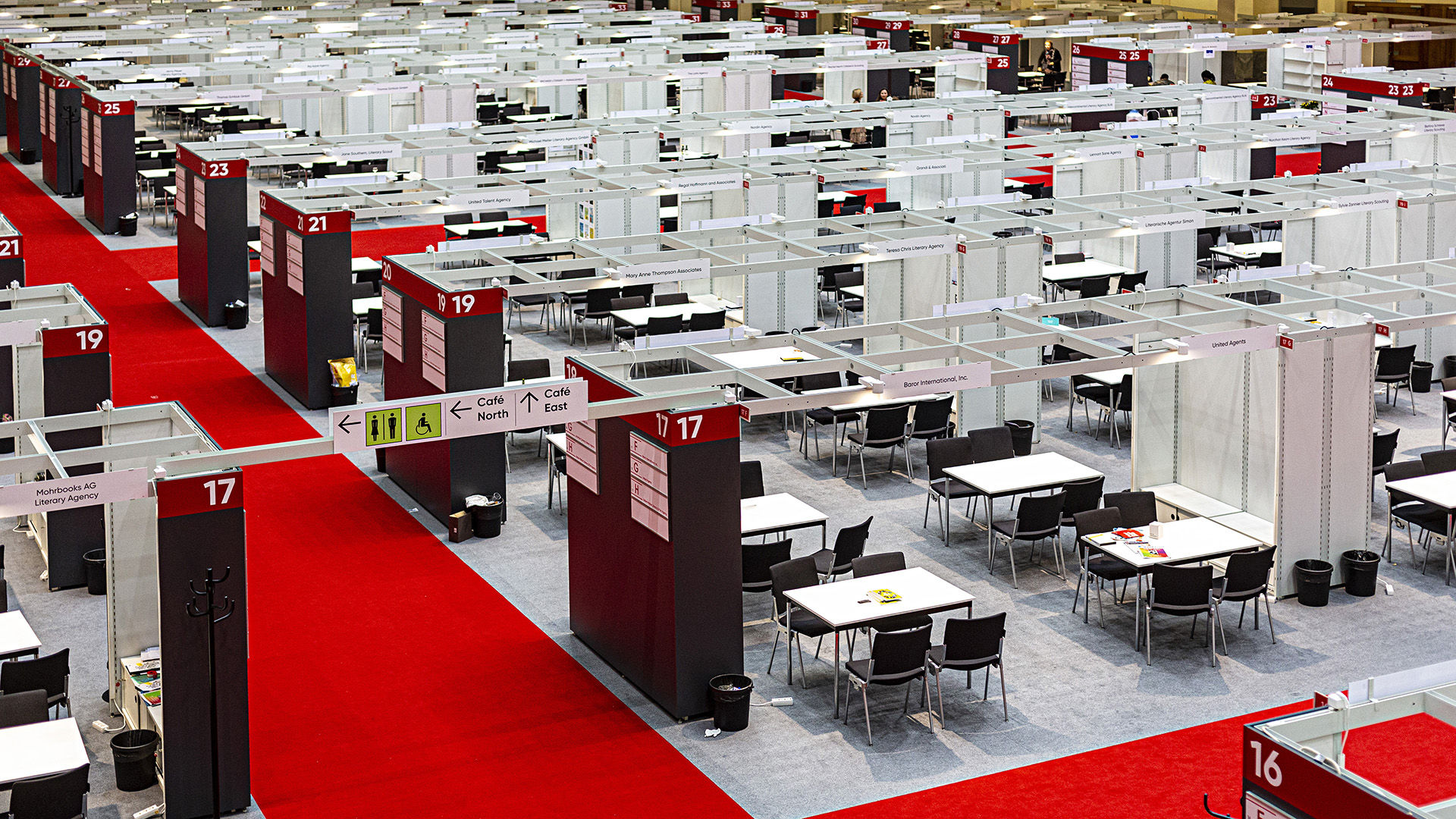 Complete development of one hall level at the Frankfurter Buchmesse